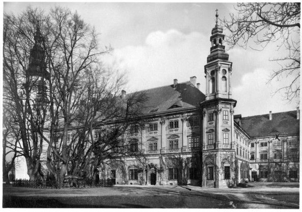 Schwarz-weiß Fotografie des Schlosses. 